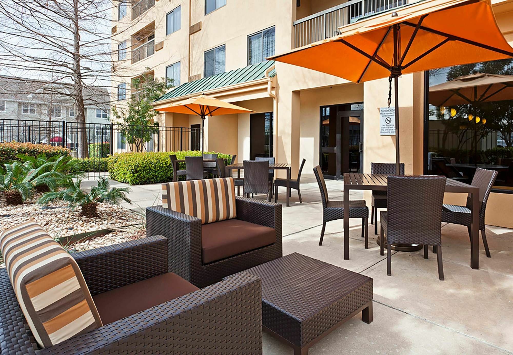Courtyard Austin South Hotel Exterior foto